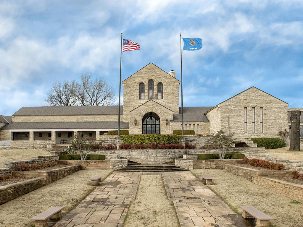 front view of the will rogers memorial museum